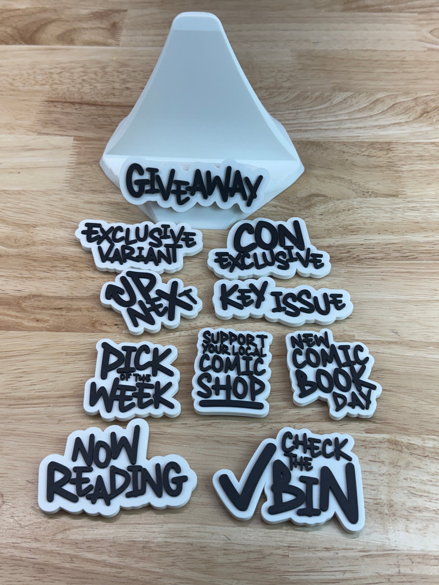 TEXT PHRASE – COMIC STAND BUNDLE – (WHITE)