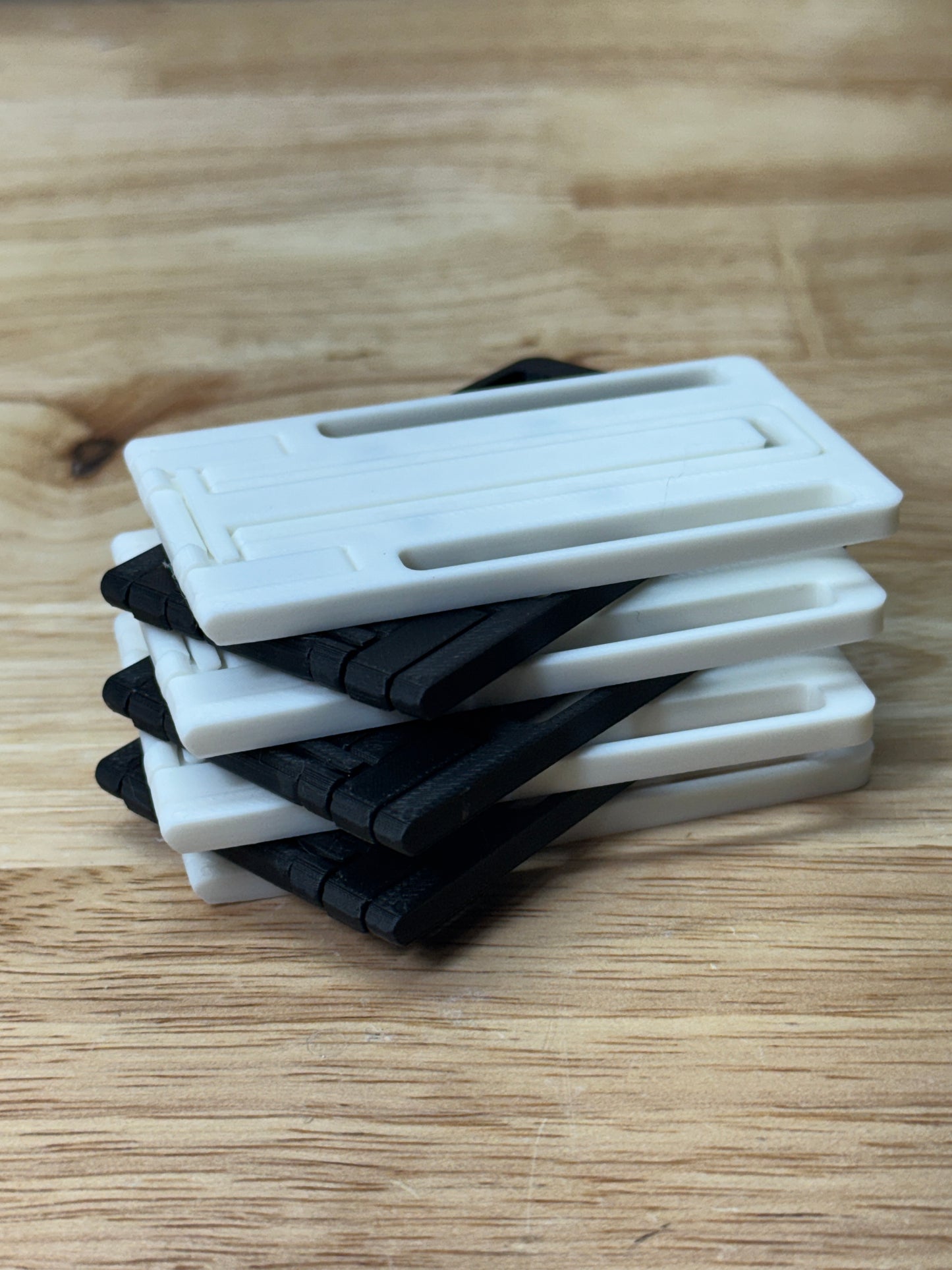 SMALL COMPACT FOLDING STAND